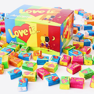 Жевательная резинка Love is в асс