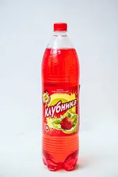 Вода сильногазированная Клубника 1,5л Смайл Плюс